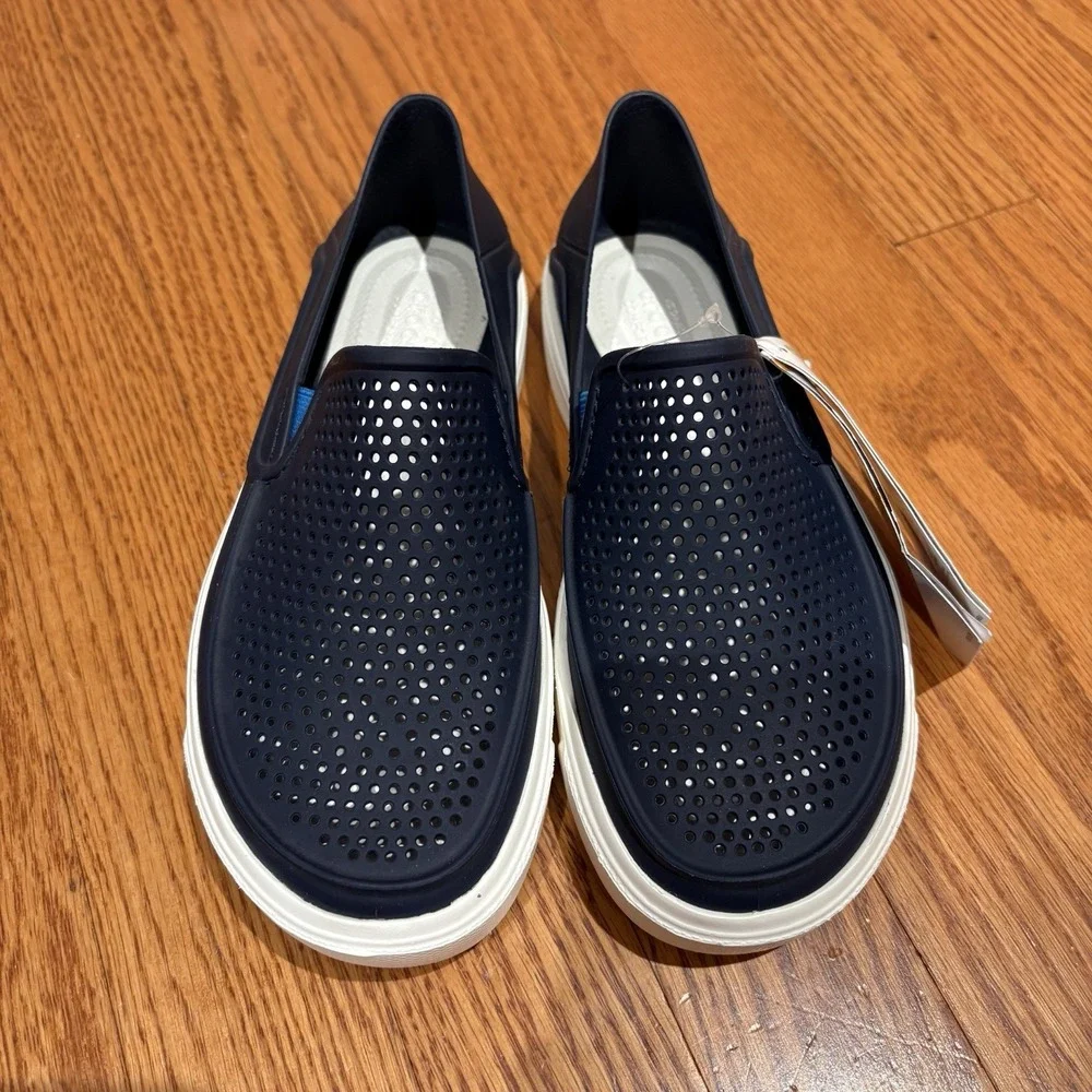 NWT Crocs Kids Youth CitiLane Roka Slip-On Sz 1 Comfort Shoe Waterproof Blue